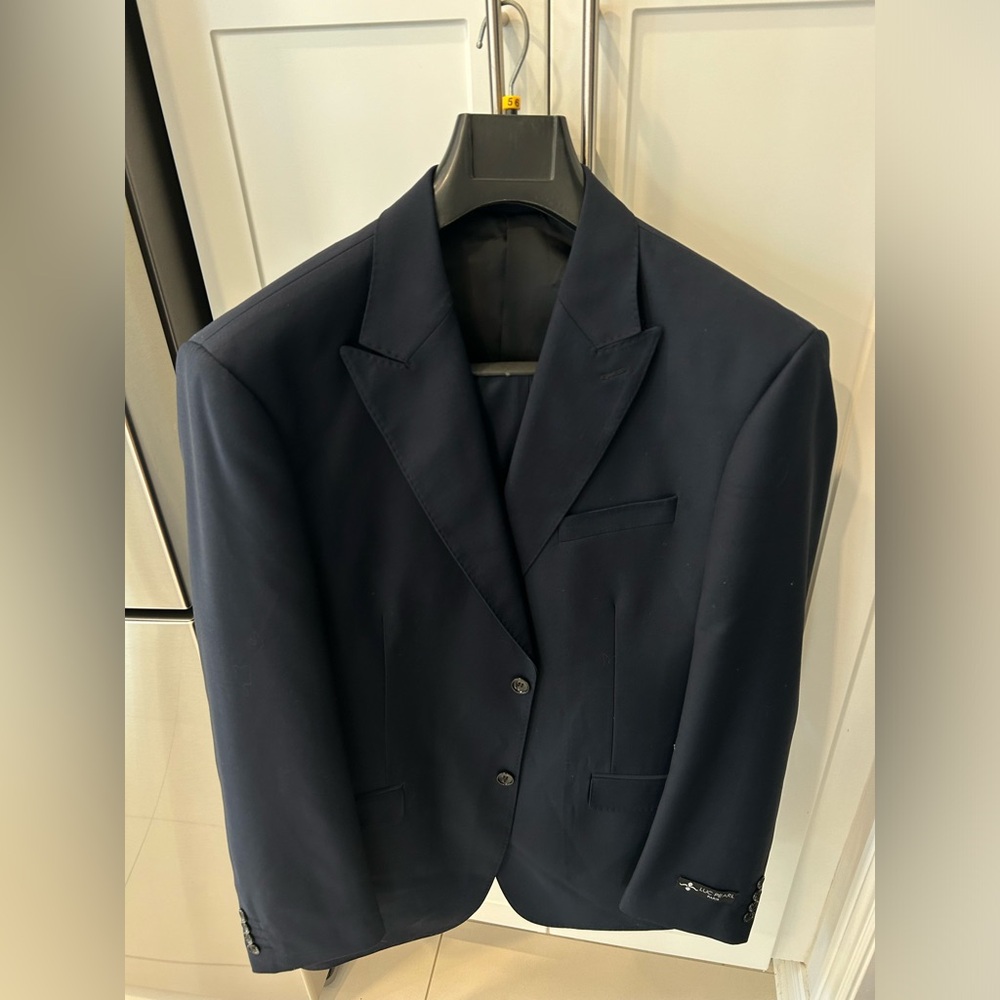 BRAND NEW Men's Navy SUIT JACKET AND PANTS